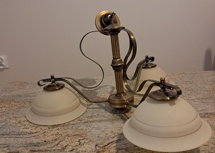 Grajewo ogłoszenia: Sprzedam żyrandol w doskonałym stanie. Do obejrzenia w Grajewie.